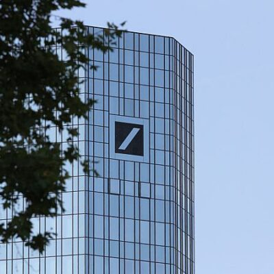Investoren-kritisieren-Hauptversammlung-der-Deutschen-Bank.jpg