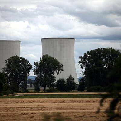 Umfrage-Mehrheit-gegen-Abschaltung-letzter-Atomkraftwerke.jpg